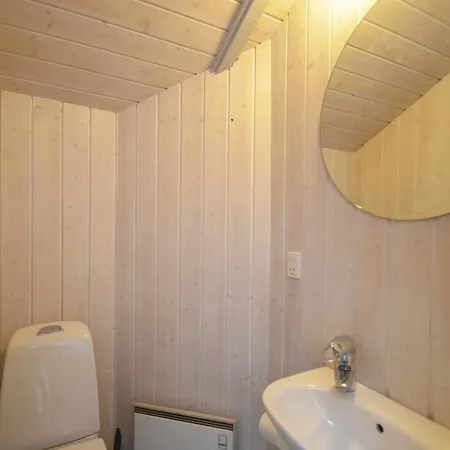 Four Bedroom Holiday In Vaggerlose